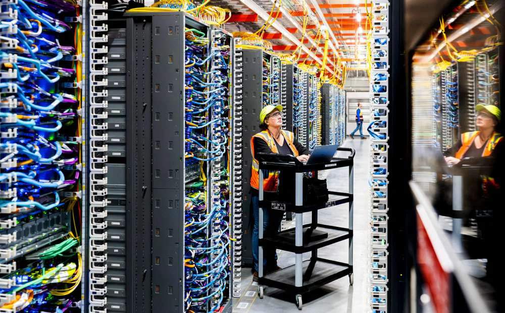 Amazon Announces $50 Billion AI Cloud Project for the U.S. Government 2 Amazon Data Center