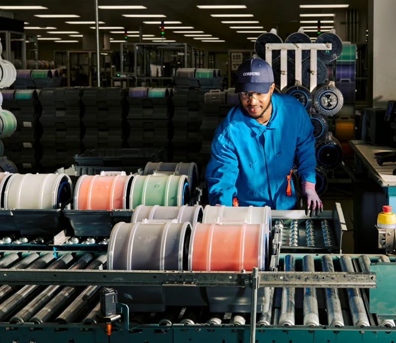 Meta Signs Up to $6B Deal With Corning to Boost U.S. Manufacturing 2 Corning