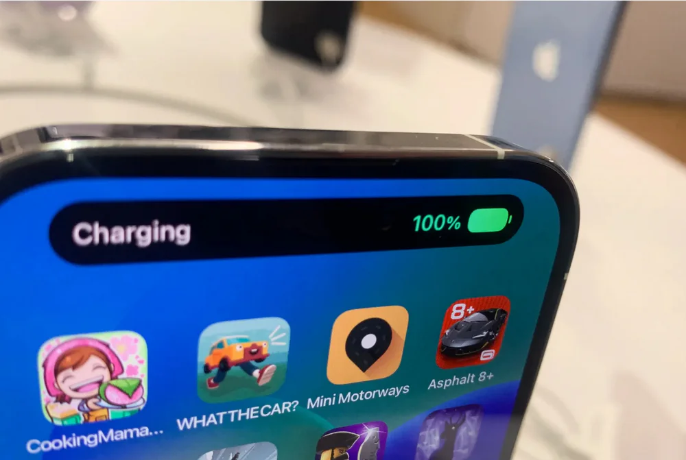 Apple to Launch OLED Touchscreen MacBook Pro This Year 2 iPhone’s Dynamic Island