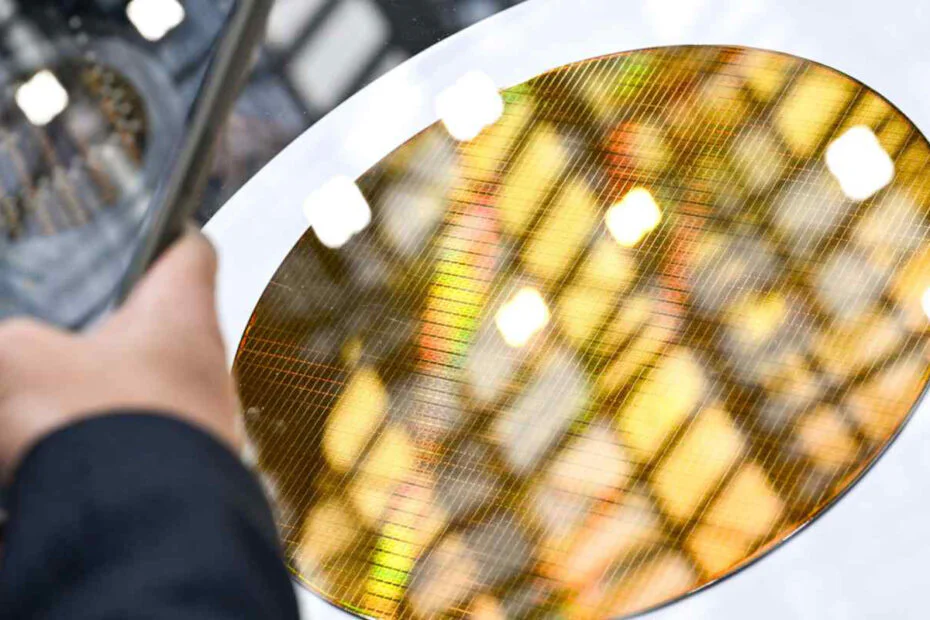 A wafer for memory semiconductors