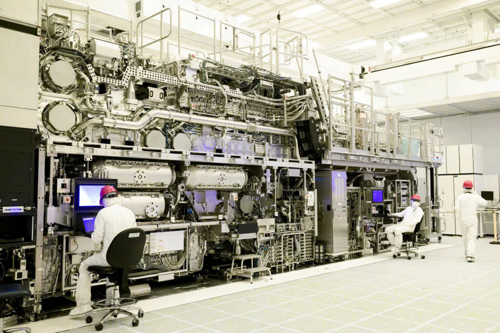 Huawei Claims it Can Produce 1.4nm Chips Without Advanced ASML Equipment 2 ASML Machine