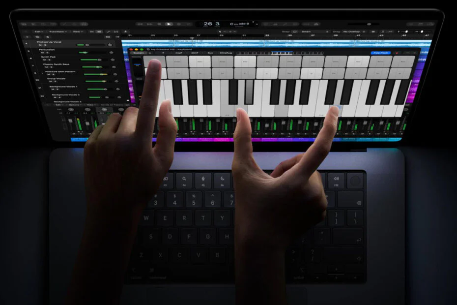 Apple Finally Adds a Touchscreen to the MacBook Pro After 16 Years